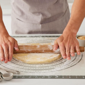 Solid wood French-style rolling pin (1 pc), simple and lightweight, suitable for home baking
