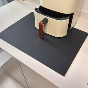 Thickened silicone trivet with heat-resistant, non-slip design for countertop protection